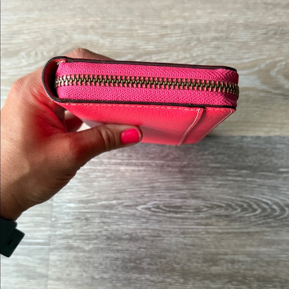 EUC Kate Spade Bright Pink Clutch Wallet - Picture 5 of 8